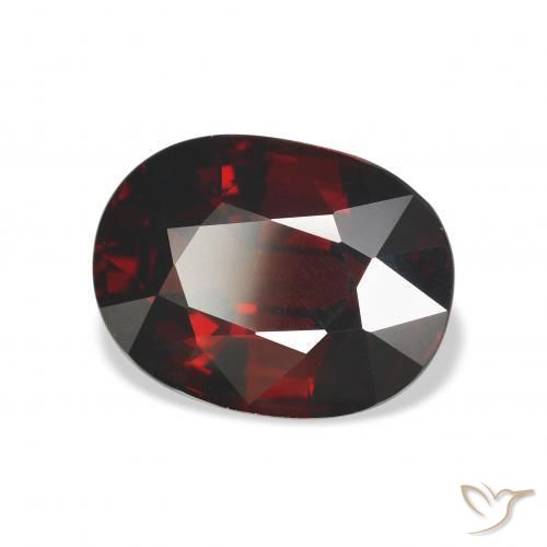 Granate almandino Rojo negruzco natural de 6.90 ct, Ovalada, VVS-VS