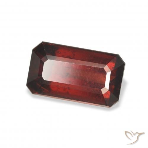 Granate almandino Rojo sangre intenso natural de 4.20 ct, Corte Octágono / Esmeralda, VS