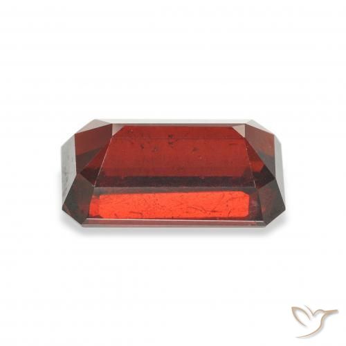 Granate almandino Rojo sangre intenso natural de 4.20 ct, Corte Octágono / Esmeralda, VS