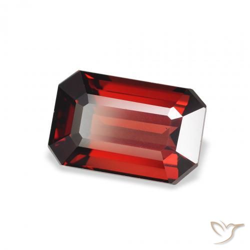Granate almandino Rojo oscuro natural de 2.38 ct, Corte Octágono / Esmeralda, VVS-VS