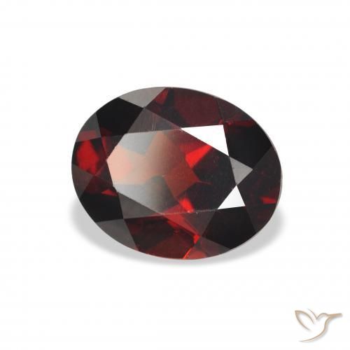 Granate almandino Rojo oscuro natural de 3.16 ct, Ovalada, VVS-VS