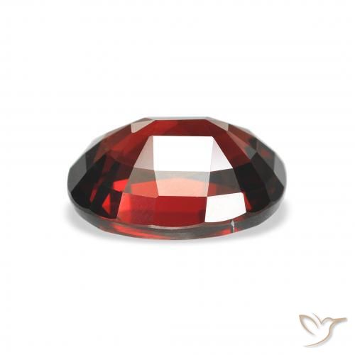 Granate almandino Rojo oscuro natural de 3.56 ct, Ovalada, VS