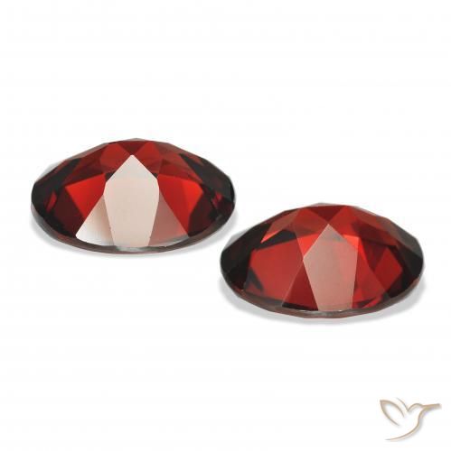 Gemas de Granate almandino Rojo oscuro natural de 7.82 ct, Ovalada, VVS-VS