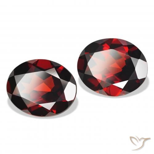 Gemas de Granate almandino Rojo oscuro natural de 7.87 ct, Ovalada, VS