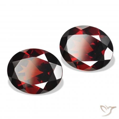 Gemas de Granate almandino Rojo oscuro natural de 7.73 ct, Ovalada, VS