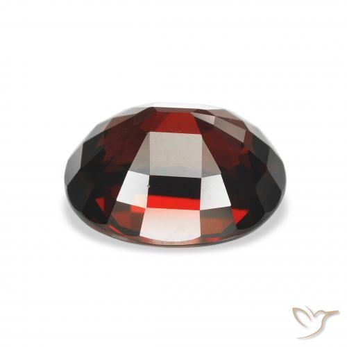 Granate almandino Rojo negruzco natural de 4.80 ct, Ovalada, VVS