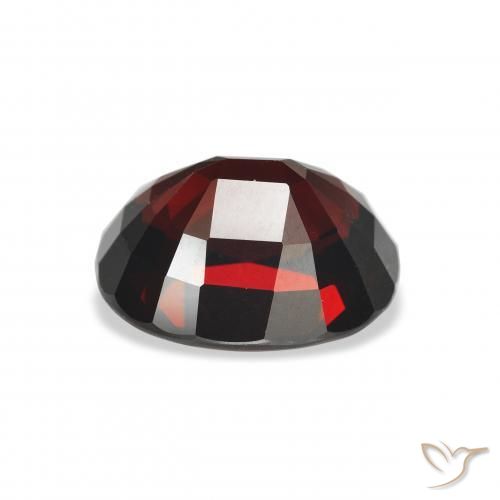 Granate almandino Rojo negruzco natural de 6.72 ct, Ovalada, VVS
