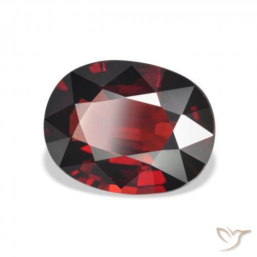 Granate almandino Rojo negruzco natural de 7.05 ct, Ovalada, VVS