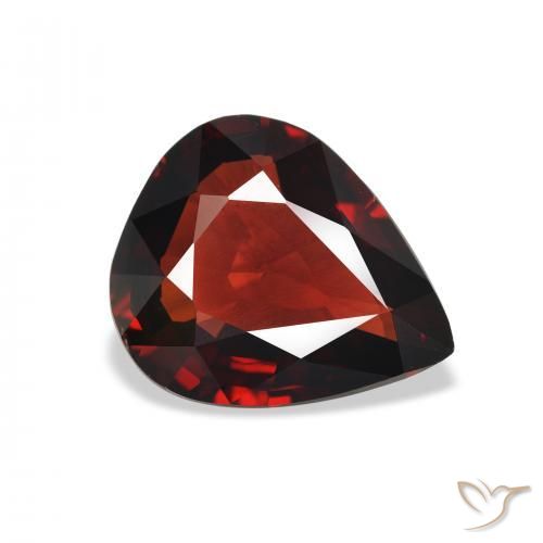 Granate almandino Rojo oscuro natural de 3.64 ct, En forma de pera, VS