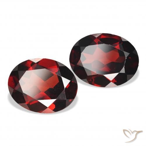 Gemas de Granate almandino Rojo sangre intenso natural de 4.17 ct, Ovalada, VVS-VS