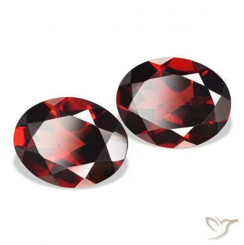 Gemas de Granate almandino Rojo oscuro natural de 3.88 ct, Ovalada, VS