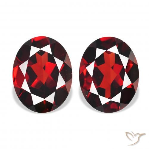 4.23ctw Natural Rojo sangre intenso Granate almandino, Ovalada, VVS-VS