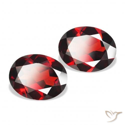 Gemas de Granate almandino Rojo oscuro natural de 3.91 ct, Ovalada, VVS-VS