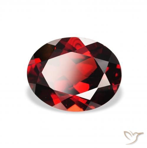 Granate almandino Rojo sangre intenso natural de 2.38 ct, Ovalada, VS
