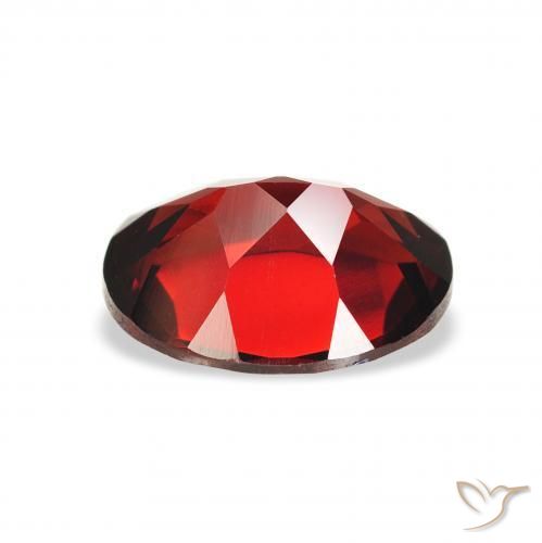 Granate almandino Rojo sangre intenso natural de 2.27 ct, Ovalada, VS