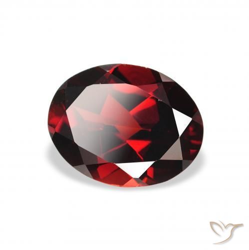 Granate almandino Rojo sangre intenso natural de 1.94 ct, Ovalada, VS