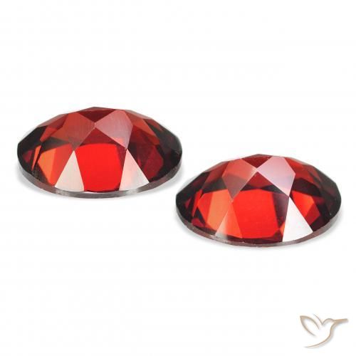 Gemas de Granate almandino Rojo sangre intenso natural de 4.41 ct, Ovalada, VVS-VS