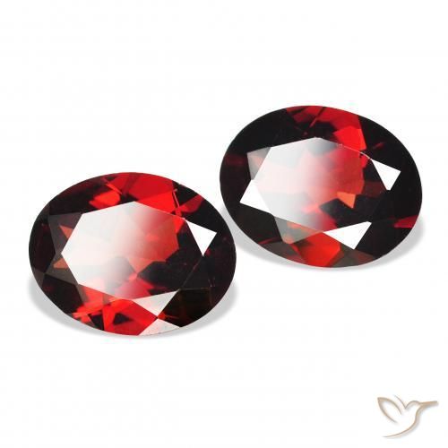 Gemas de Granate almandino Rojo sangre intenso natural de 3.81 ct, Ovalada, VVS-VS