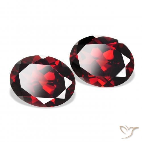 Gemas de Granate almandino Rojo oscuro natural de 4.61 ct, Ovalada, VVS-VS