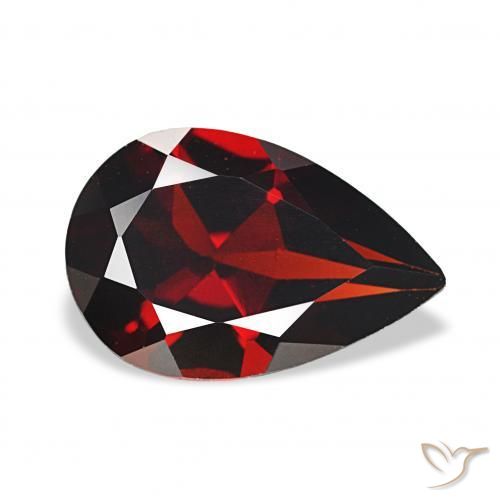 Granate almandino Rojo oscuro natural de 3.19 ct, En forma de pera, VS