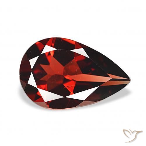 Granate almandino Rojo oscuro natural de 2.80 ct, En forma de pera, VS