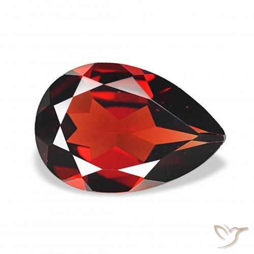 Granate almandino Rojo oscuro natural de 3.12 ct, En forma de pera, VVS