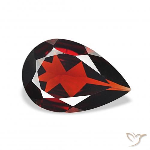 Granate almandino Rojo oscuro natural de 2.62 ct, En forma de pera, VVS