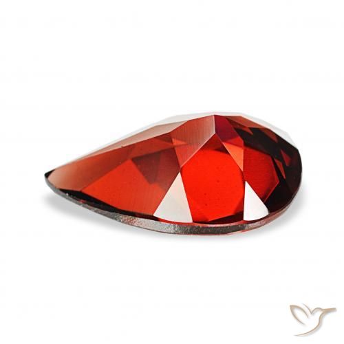 Granate almandino Rojo oscuro natural de 3.13 ct, En forma de pera, VVS-VS
