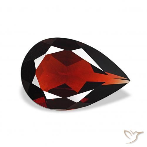 Granate almandino Rojo oscuro natural de 2.36 ct, En forma de pera, VVS-VS