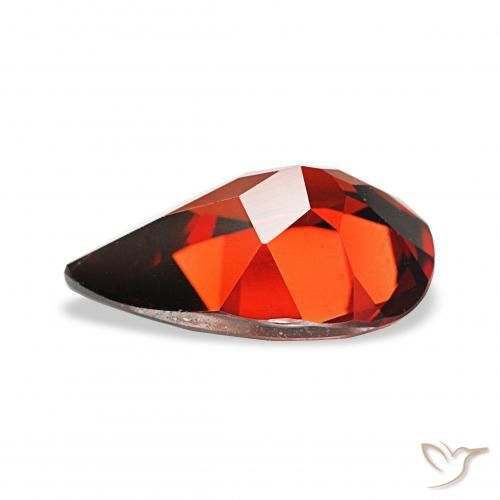 Granate almandino Rojo oscuro natural de 3.17 ct, En forma de pera, VVS-VS