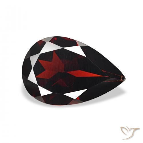 Granate almandino Rojo oscuro natural de 3.20 ct, En forma de pera, VVS-VS