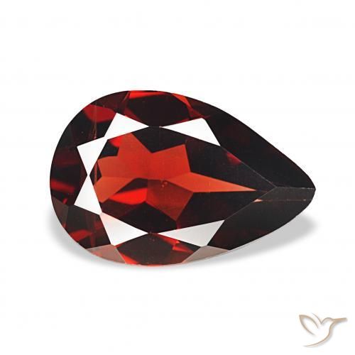 Granate almandino Rojo oscuro natural de 3.04 ct, En forma de pera, VVS-VS