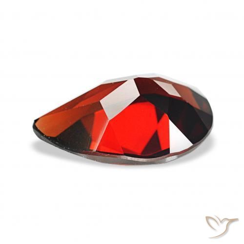 Granate almandino Rojo oscuro natural de 3.22 ct, En forma de pera, VVS-VS