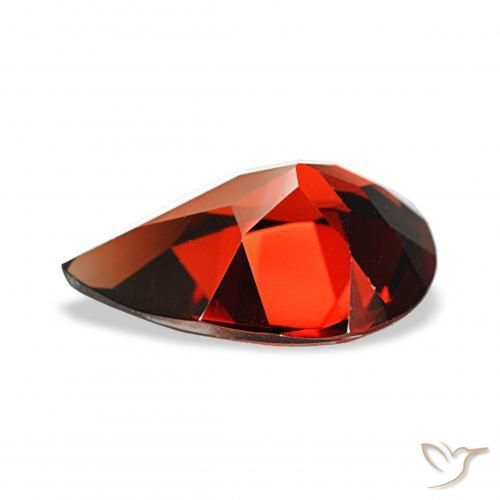 Granate almandino Rojo oscuro natural de 3.09 ct, En forma de pera, VS