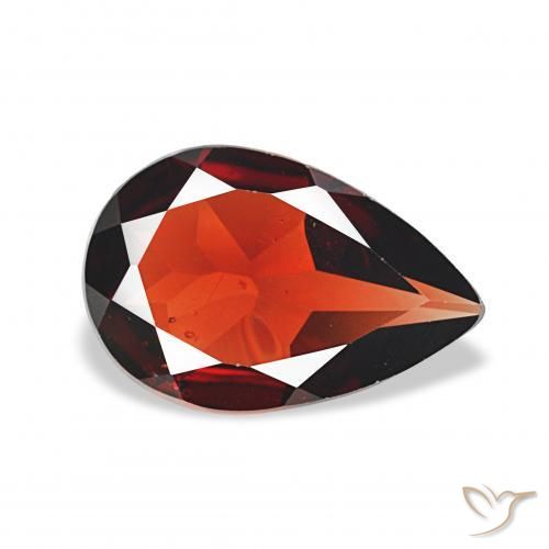 Granate almandino Rojo medio natural de 2.56 ct, En forma de pera, VS