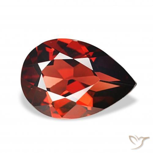 Granate almandino Rojo oscuro natural de 2.51 ct, En forma de pera, VS