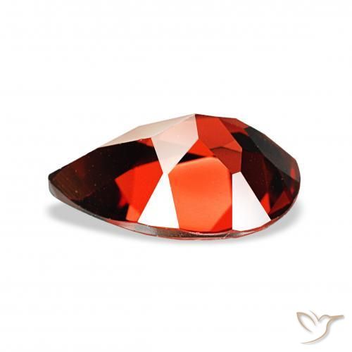 Granate almandino Rojo oscuro natural de 3.43 ct, En forma de pera, VS