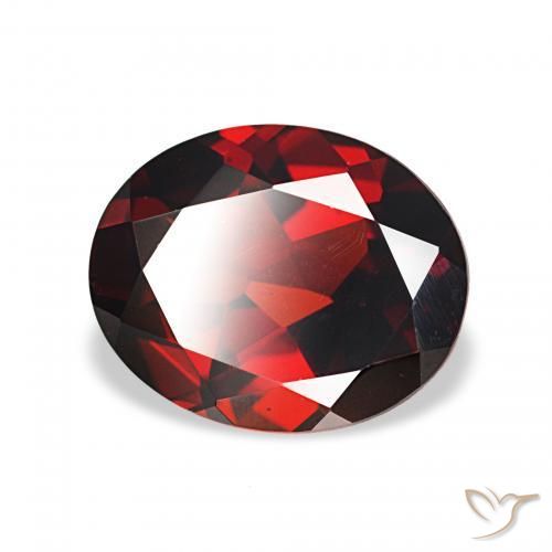 Granate almandino Rojo sangre intenso natural de 2.66 ct, Ovalada, VVS