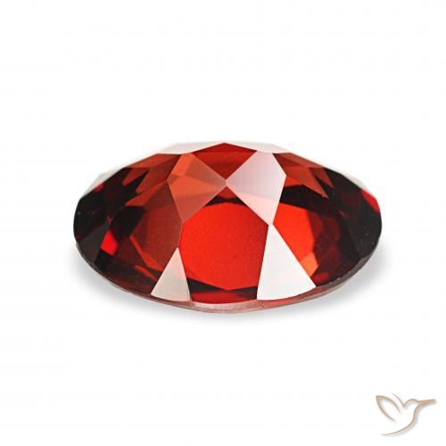 Granate almandino Rojo oscuro natural de 1.72 ct, Ovalada, VVS-VS