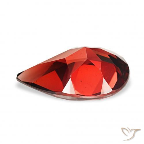 Granate almandino Rojo oscuro natural de 3.10 ct, En forma de pera, VVS-VS