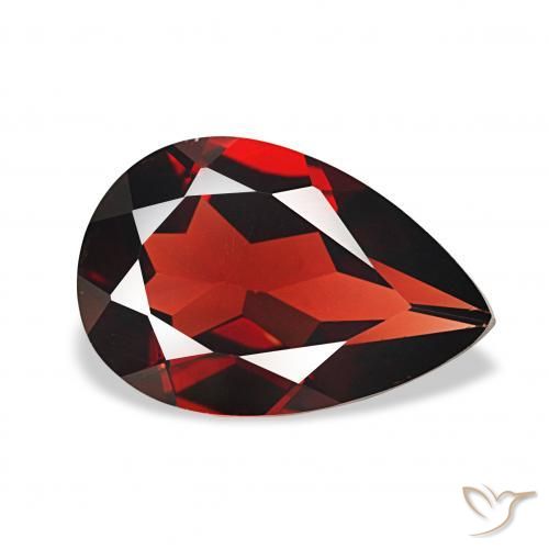Granate almandino Rojo sangre intenso natural de 3.20 ct, En forma de pera, VVS-VS