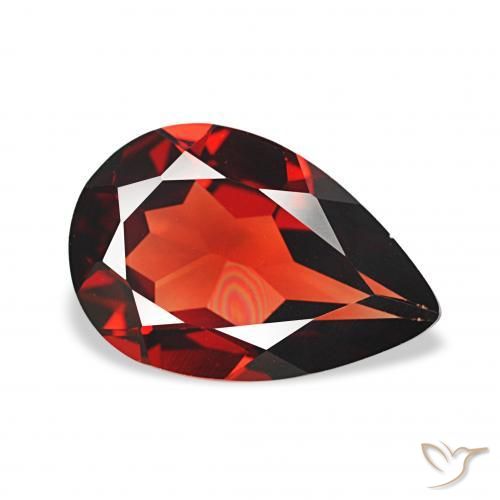 Granate almandino Rojo sangre intenso natural de 2.57 ct, En forma de pera, VVS-VS