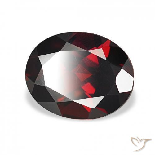 Granate almandino Rojo negruzco natural de 2.66 ct, Ovalada, VVS