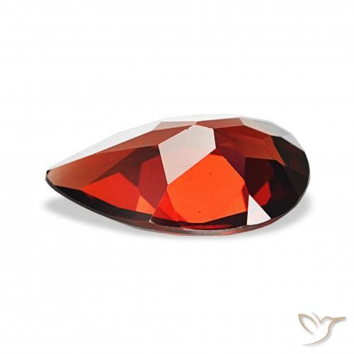 Granate almandino Rojo oscuro natural de 2.70 ct, En forma de pera, VVS