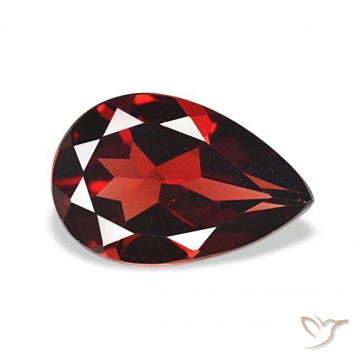 Granate almandino Rojo oscuro natural de 3.22 ct, En forma de pera, VS