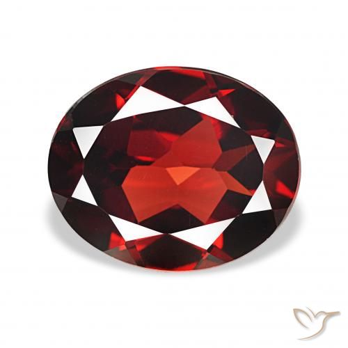 Granate almandino Rojo oscuro natural de 4.18 ct, Ovalada, VVS