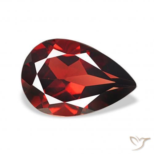 Granate almandino Rojo oscuro natural de 3.38 ct, En forma de pera, VVS