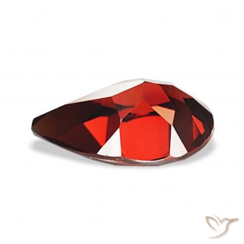 Granate almandino Rojo oscuro natural de 3.38 ct, En forma de pera, VVS