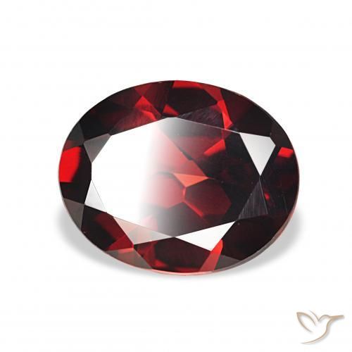 Granate almandino Rojo oscuro natural de 3.78 ct, Ovalada, VVS