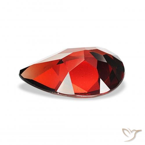 Granate almandino Rojo oscuro natural de 2.92 ct, En forma de pera, VVS